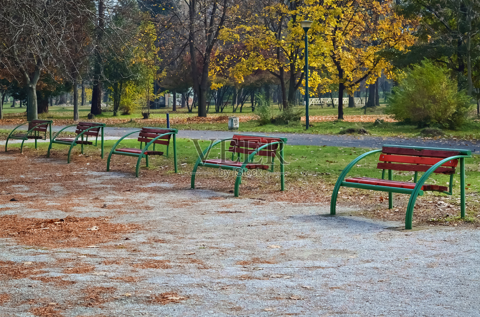 秋天的城市公园照片摄影图片