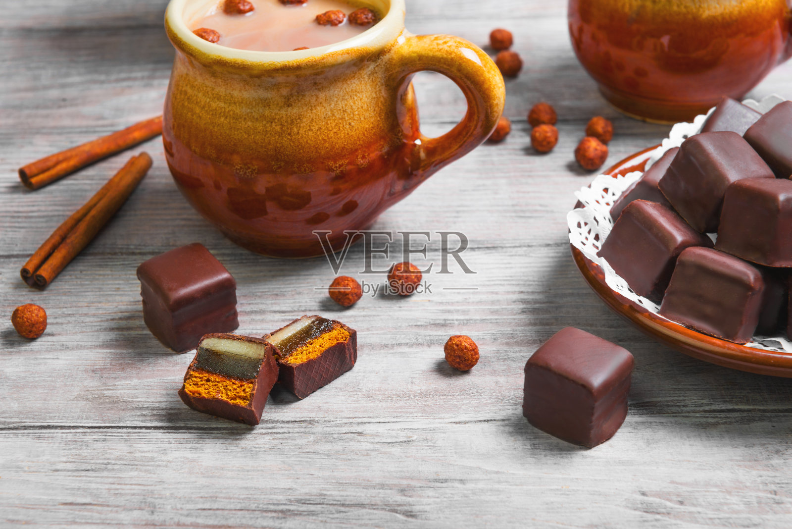 德国多米诺斯坦巧克力姜饼蛋糕照片摄影图片