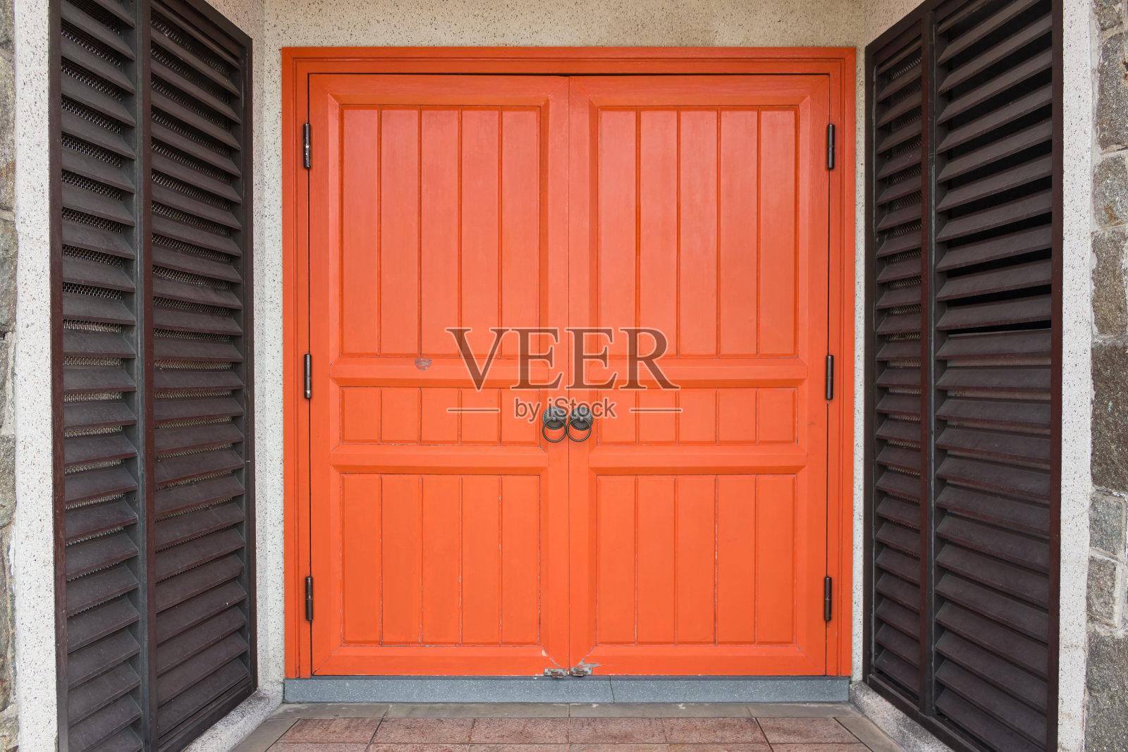 红色的木门照片摄影图片