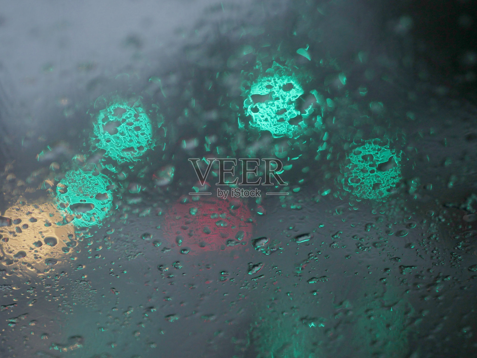 挡风玻璃上的雪花照片摄影图片