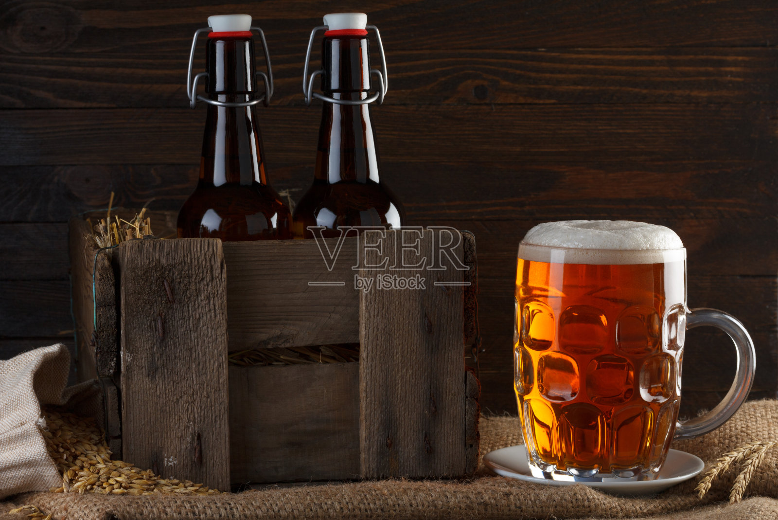复古啤酒静物照片摄影图片