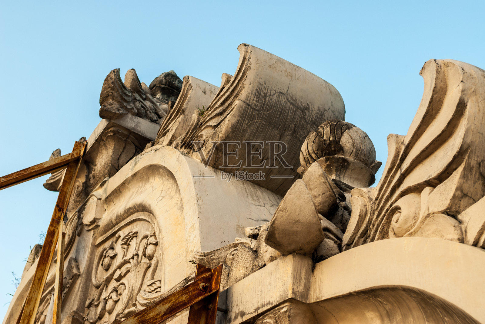 克拉顿的正面照片摄影图片