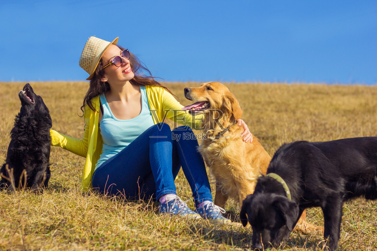 女人和她美丽的狗照片摄影图片