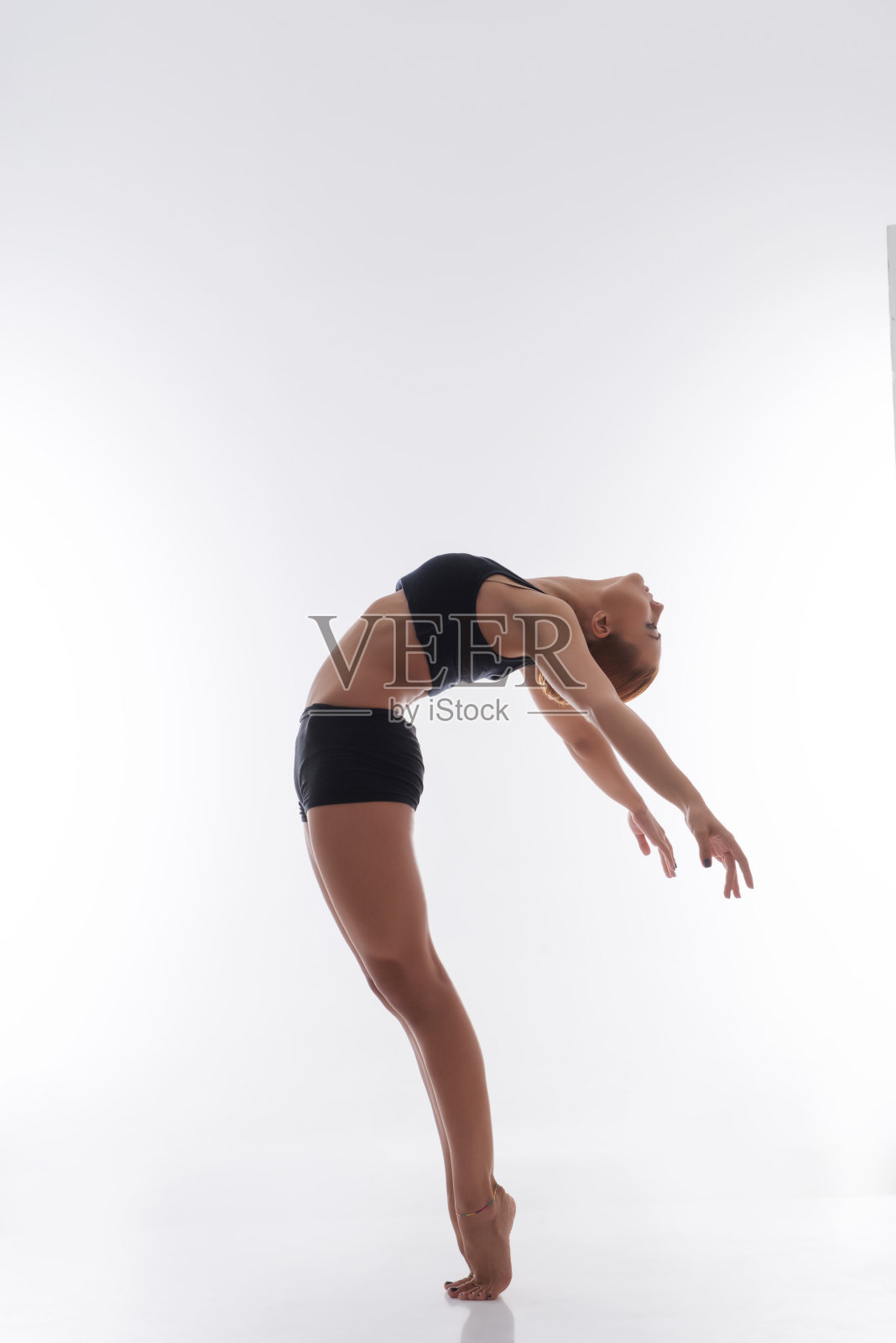 女子体操运动员伸展照片摄影图片