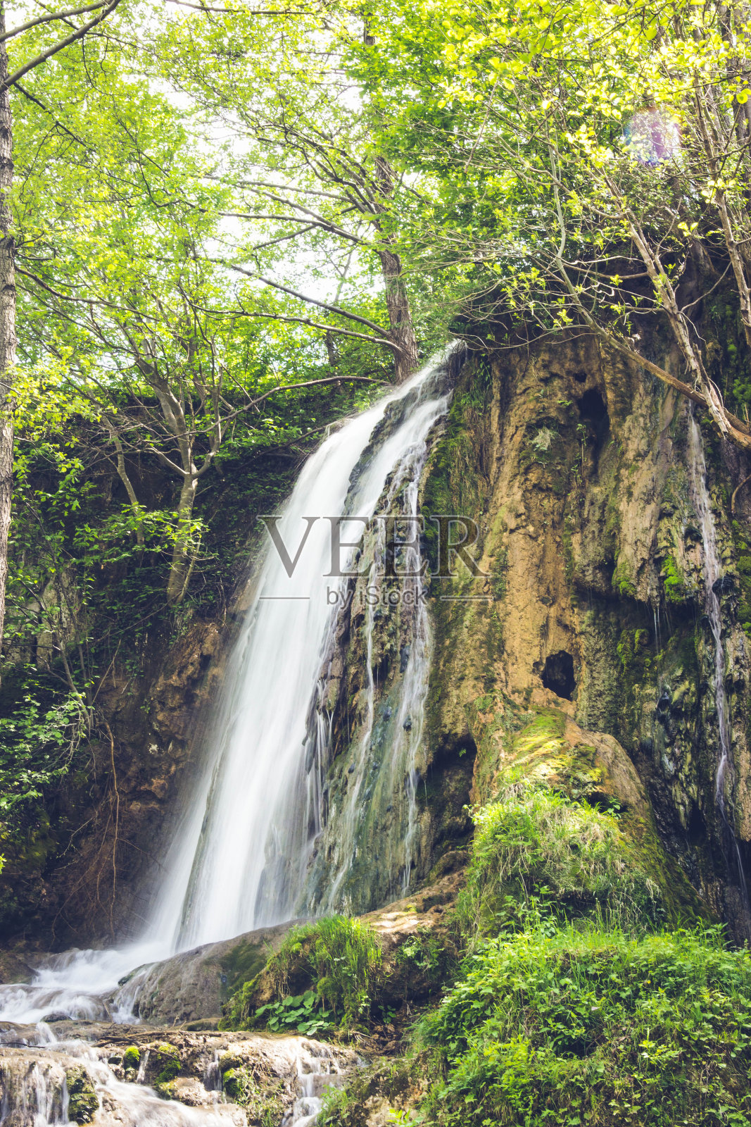 美丽的瀑布照片摄影图片