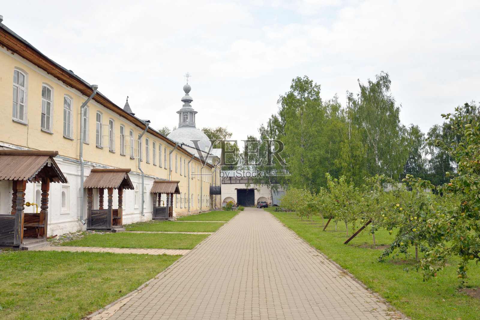 普鲁基寺的牢房。照片摄影图片