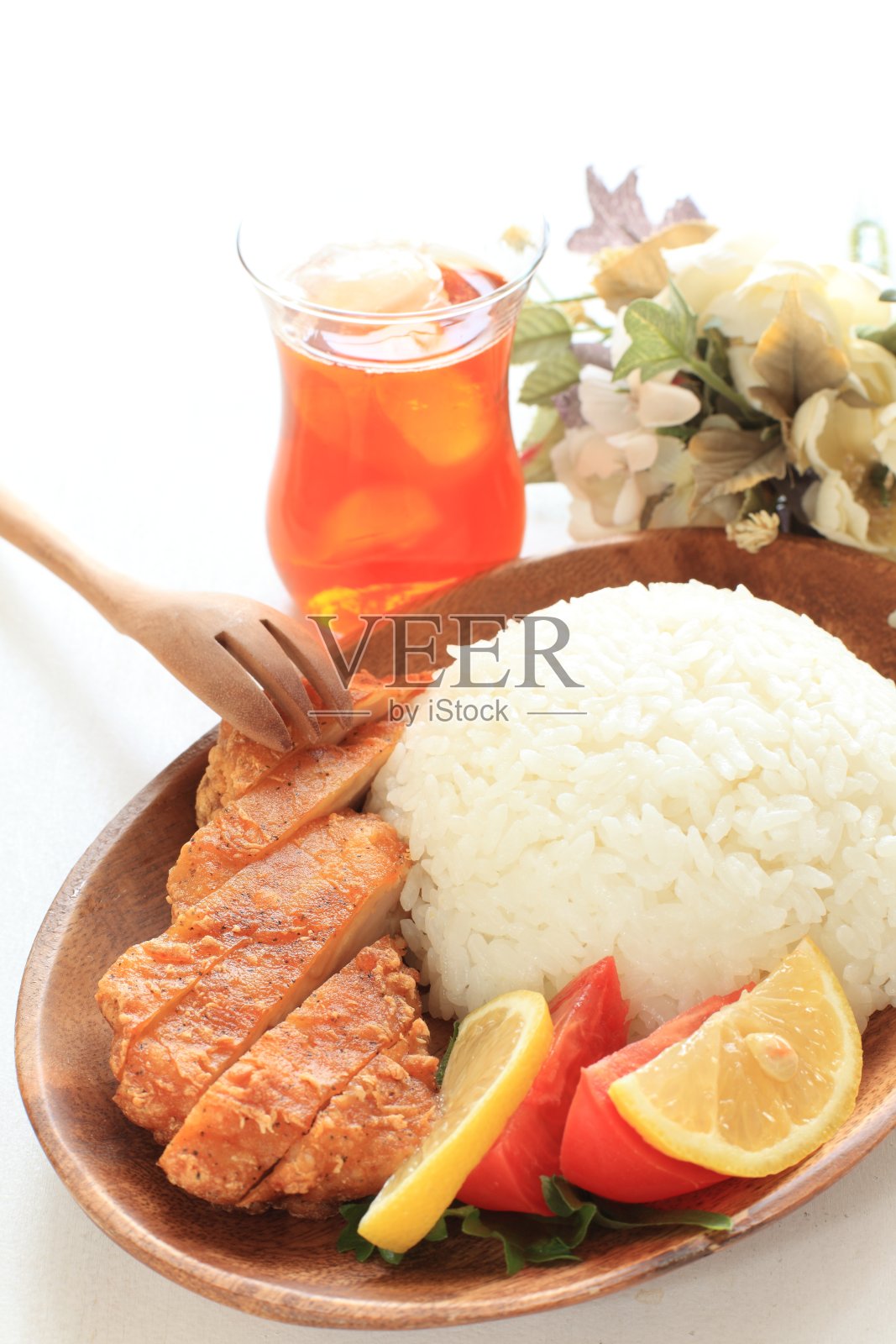 炸猪肉饭照片摄影图片