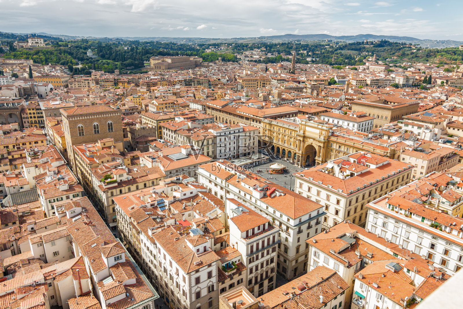 来自意大利托斯卡纳省坎帕尼拉的佛罗伦萨阳光明媚的景色。照片摄影图片