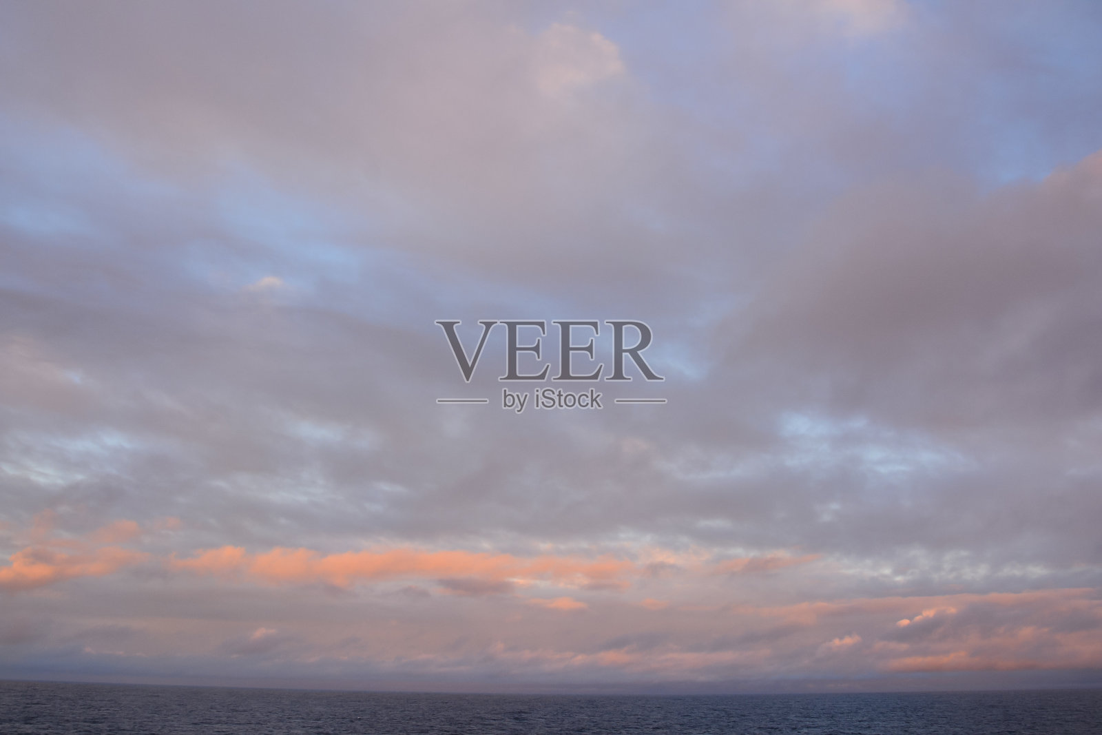 日落时的彩云照片摄影图片