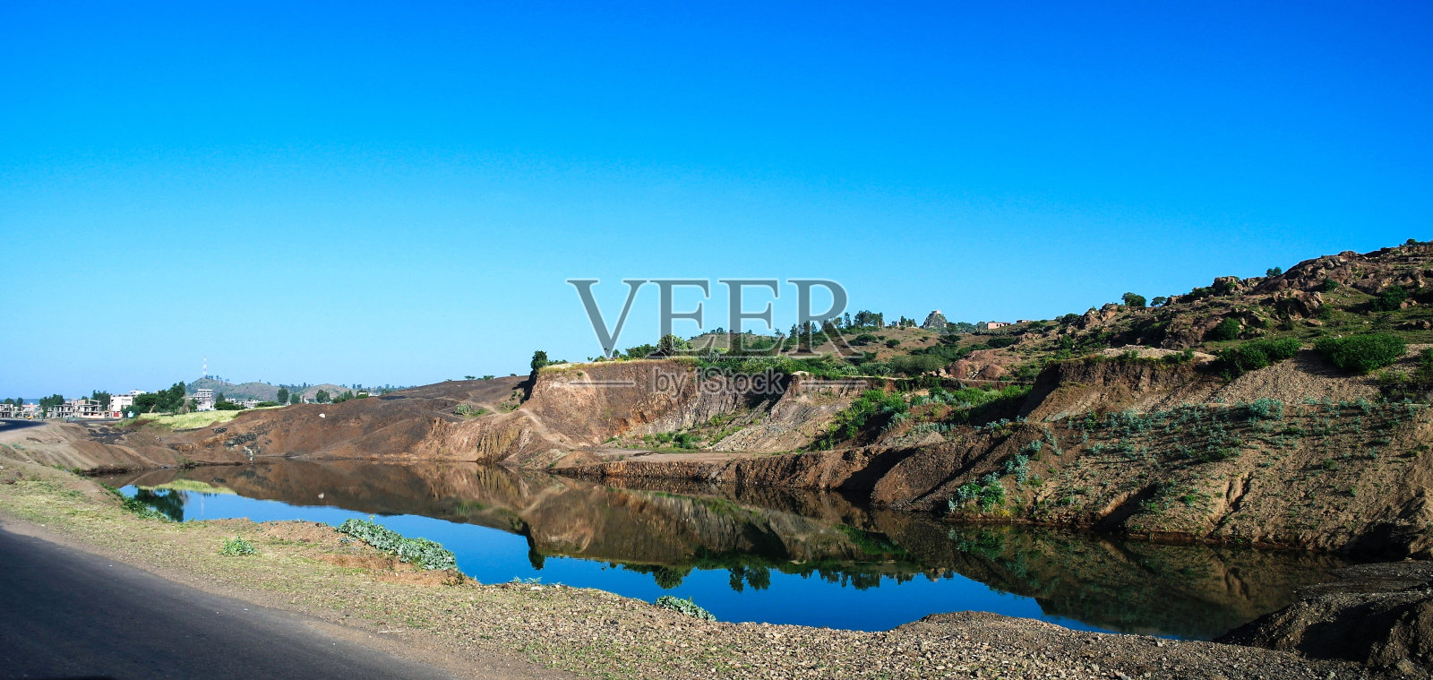 带有池塘的乡村景观，阿克苏姆，埃塞俄比亚照片摄影图片