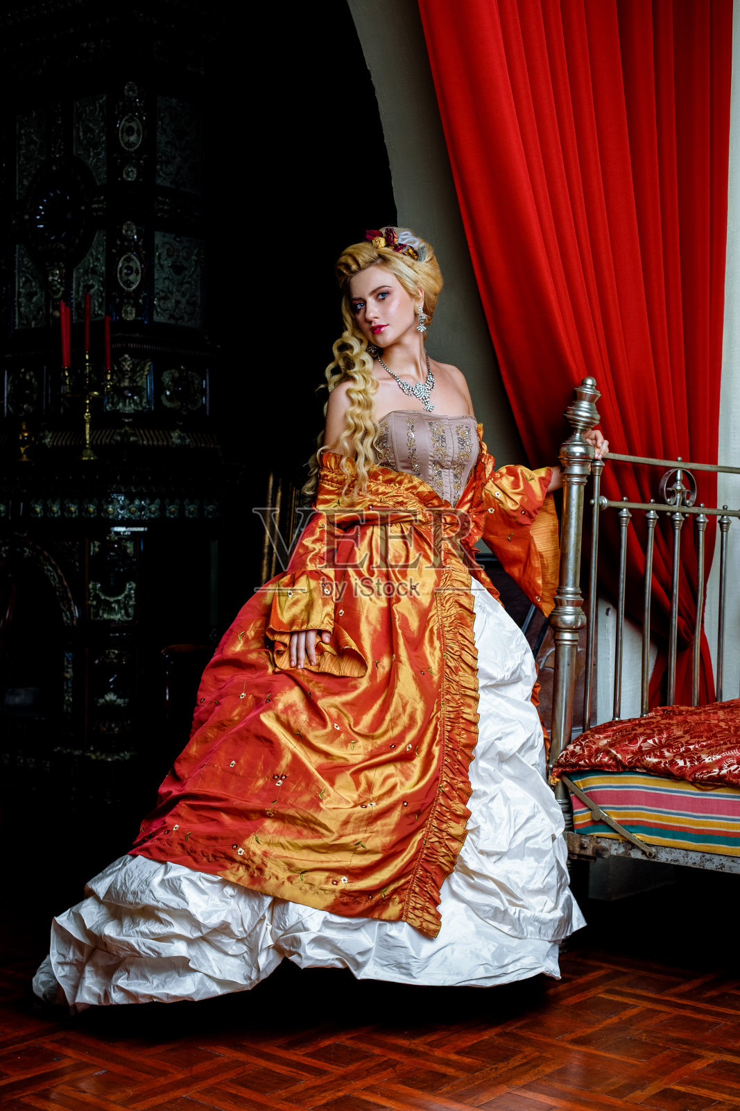 复古巴洛克时尚女性照片摄影图片