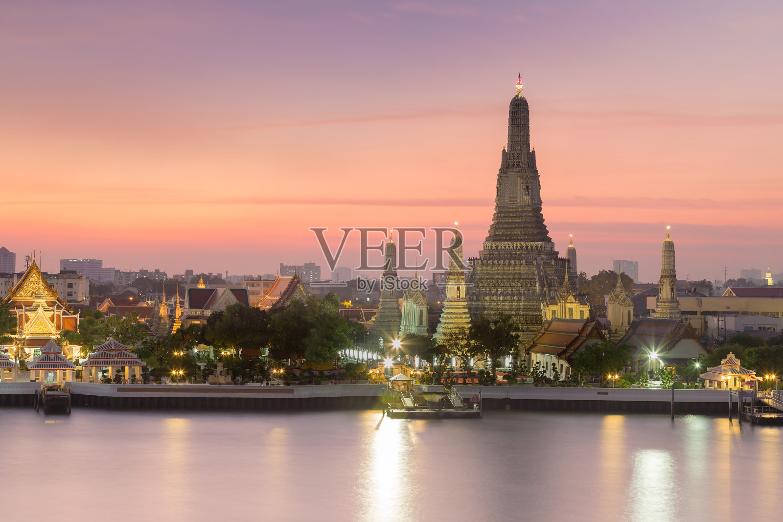 日落，天空，夜景，在阿伦庙河前照片摄影图片