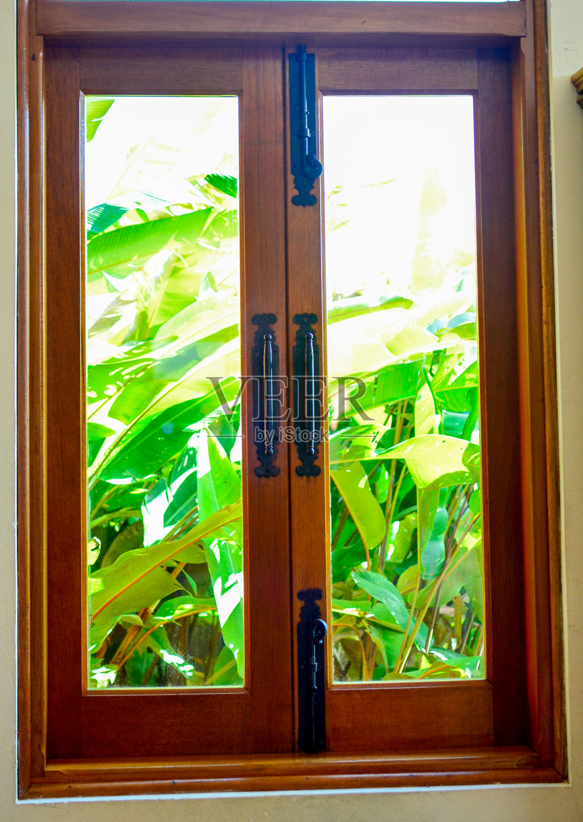 木头窗户照片摄影图片