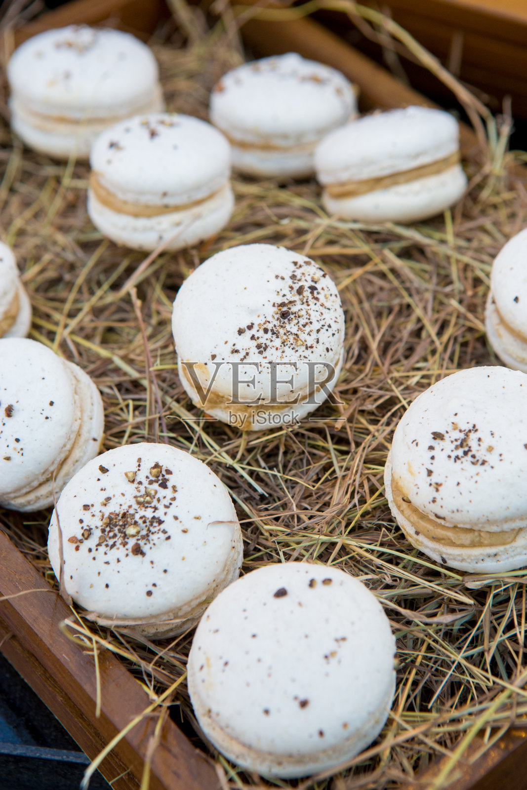鹅肝杏仁饼照片摄影图片