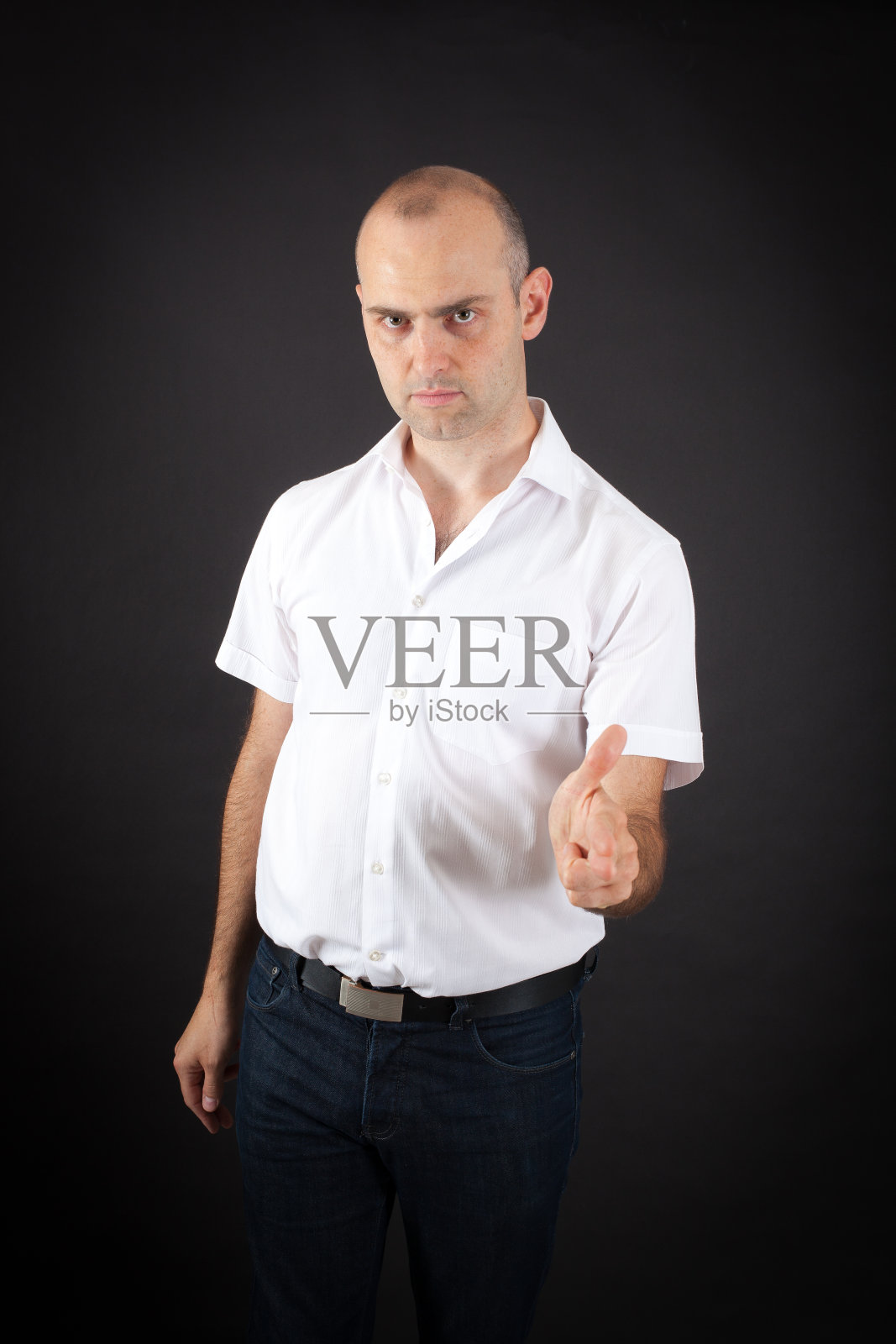 帅哥在不同的场合做不同的表情照片摄影图片