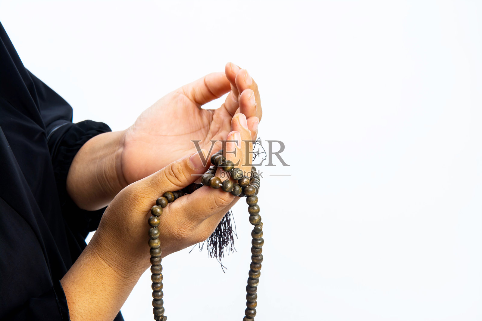 为真主祈祷的穆斯林妇女照片摄影图片