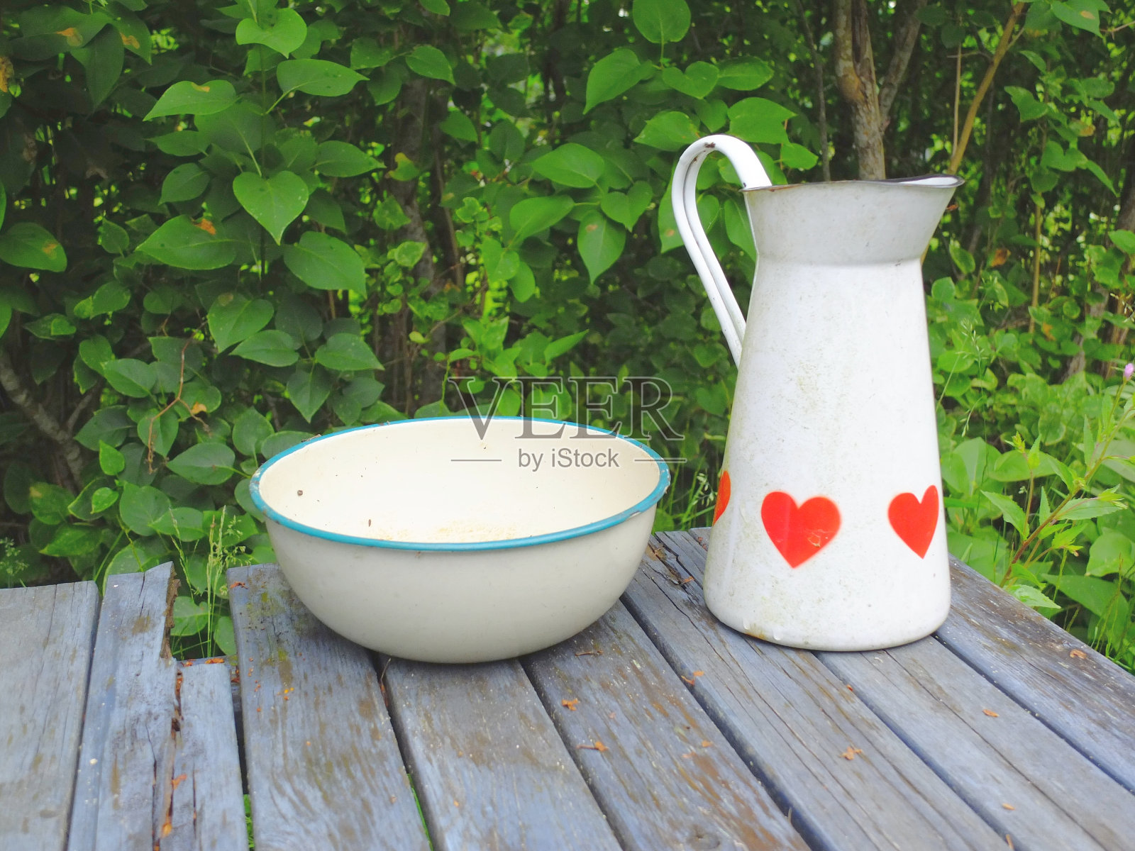 古董碗和一壶照片摄影图片