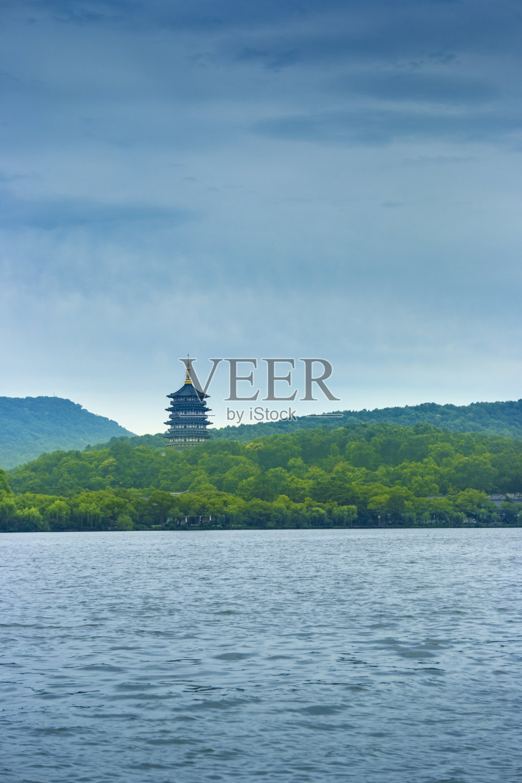 杭州西湖的雷峰塔照片摄影图片