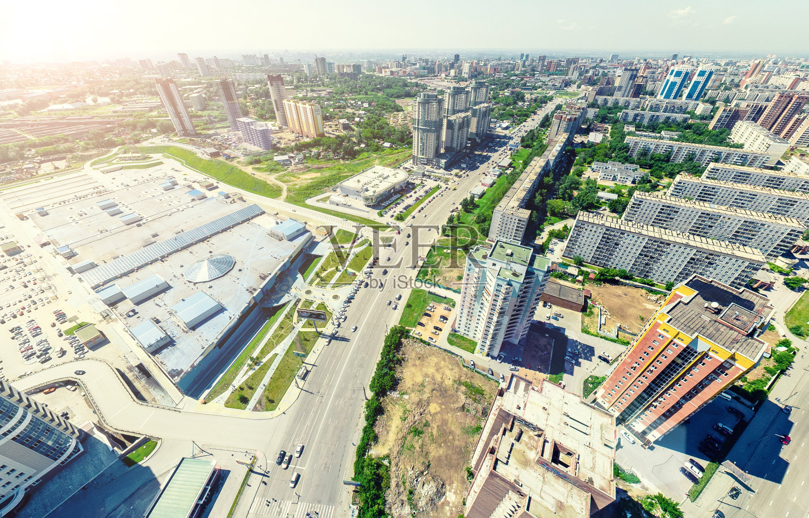 空中城市的观点。城市景观。直升飞机。全景图像。照片摄影图片