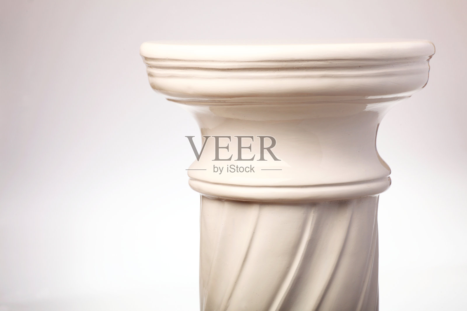 白色的单一希腊柱照片摄影图片