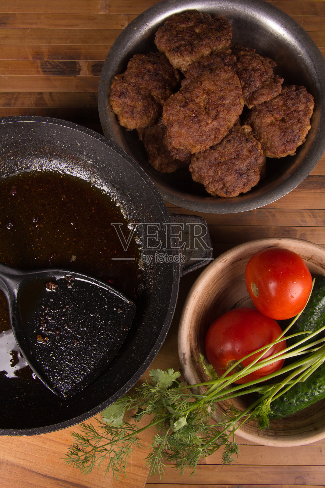 刚做好的肉丸照片摄影图片