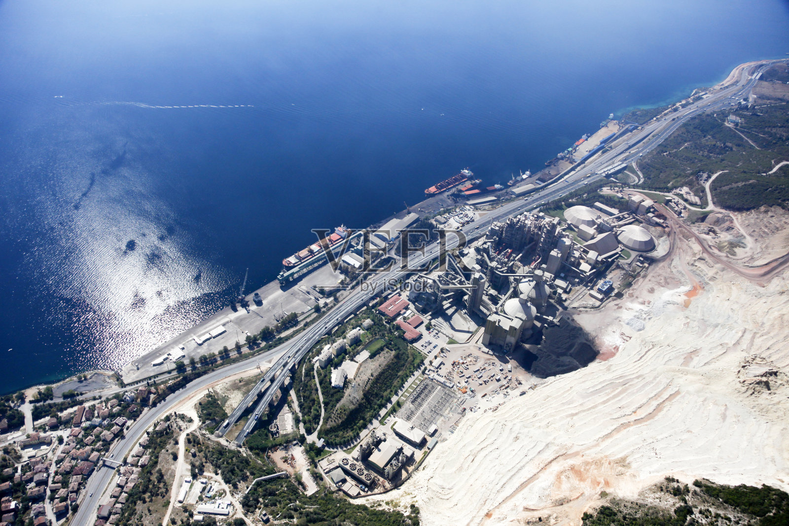 鸟瞰图一个工业港照片摄影图片