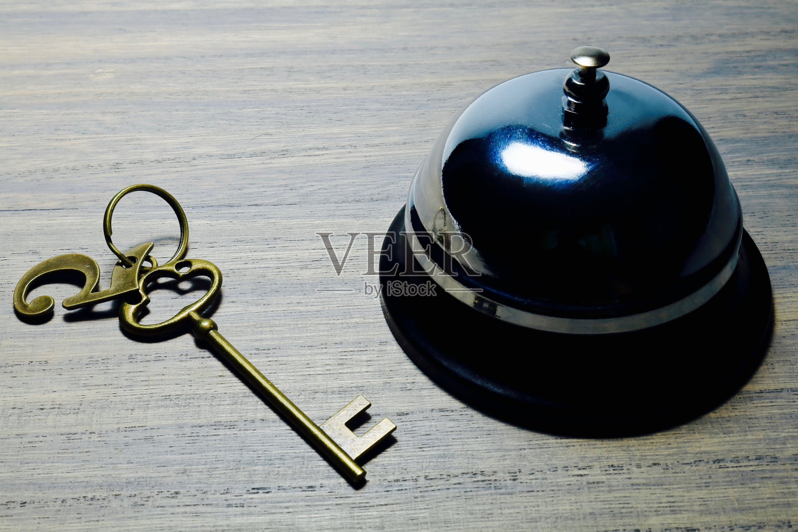 贝尔和关键照片摄影图片