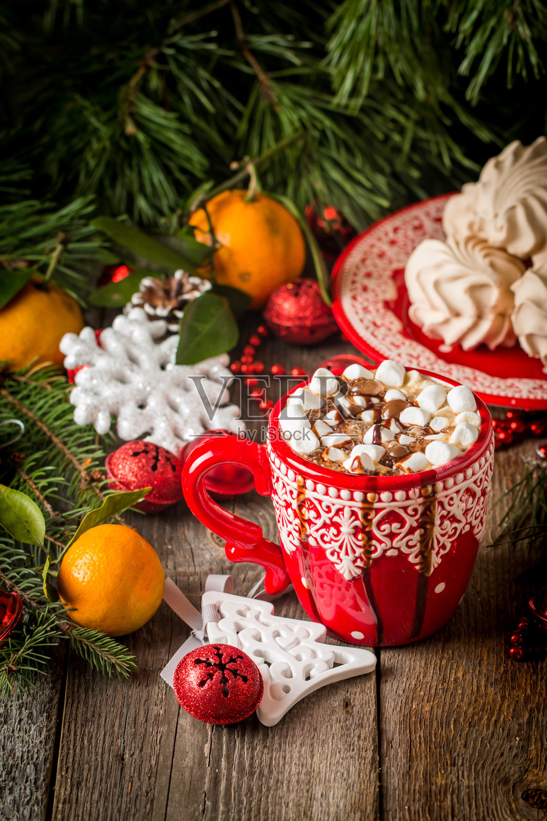 红色杯子里的热饮照片摄影图片