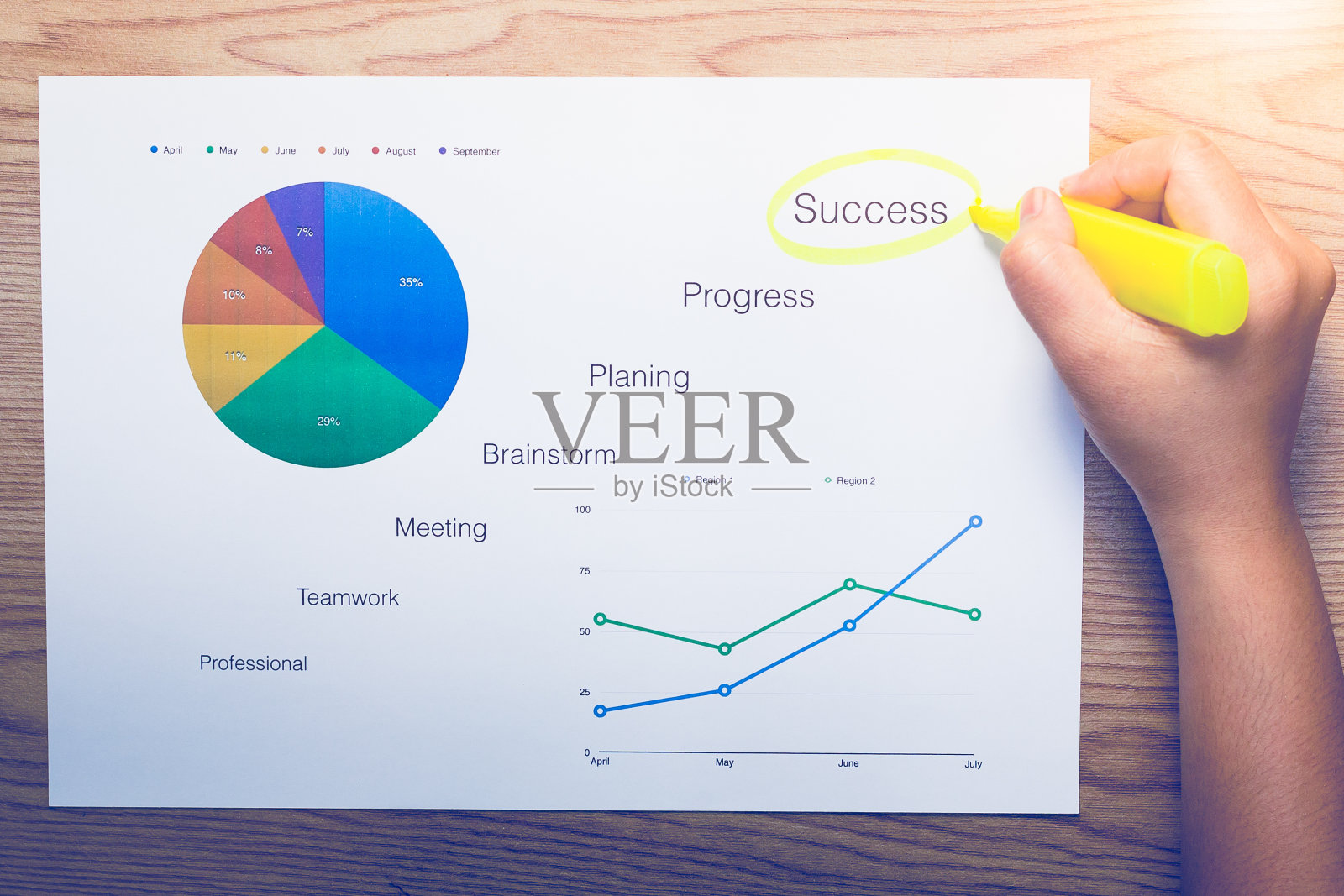 在商业文件中突出双手照片摄影图片