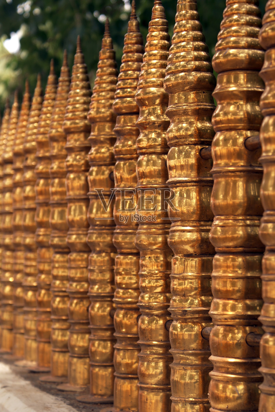 金色的栅栏照片摄影图片