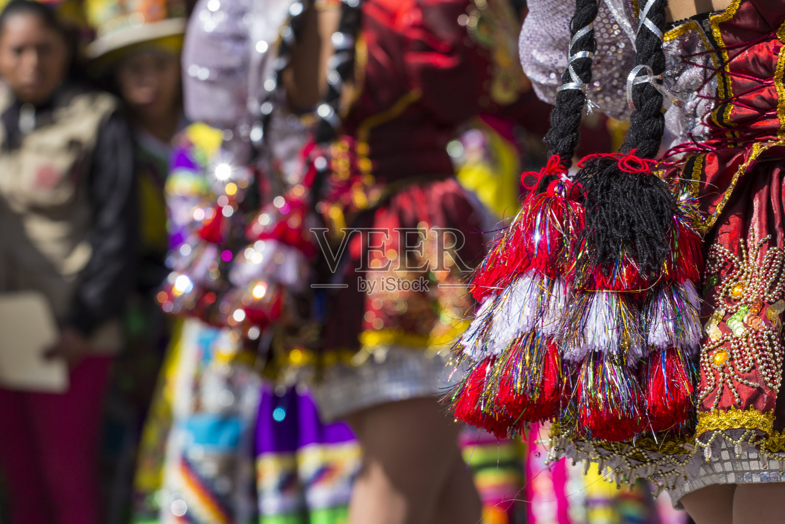 库斯科游行中的秘鲁舞者。照片摄影图片