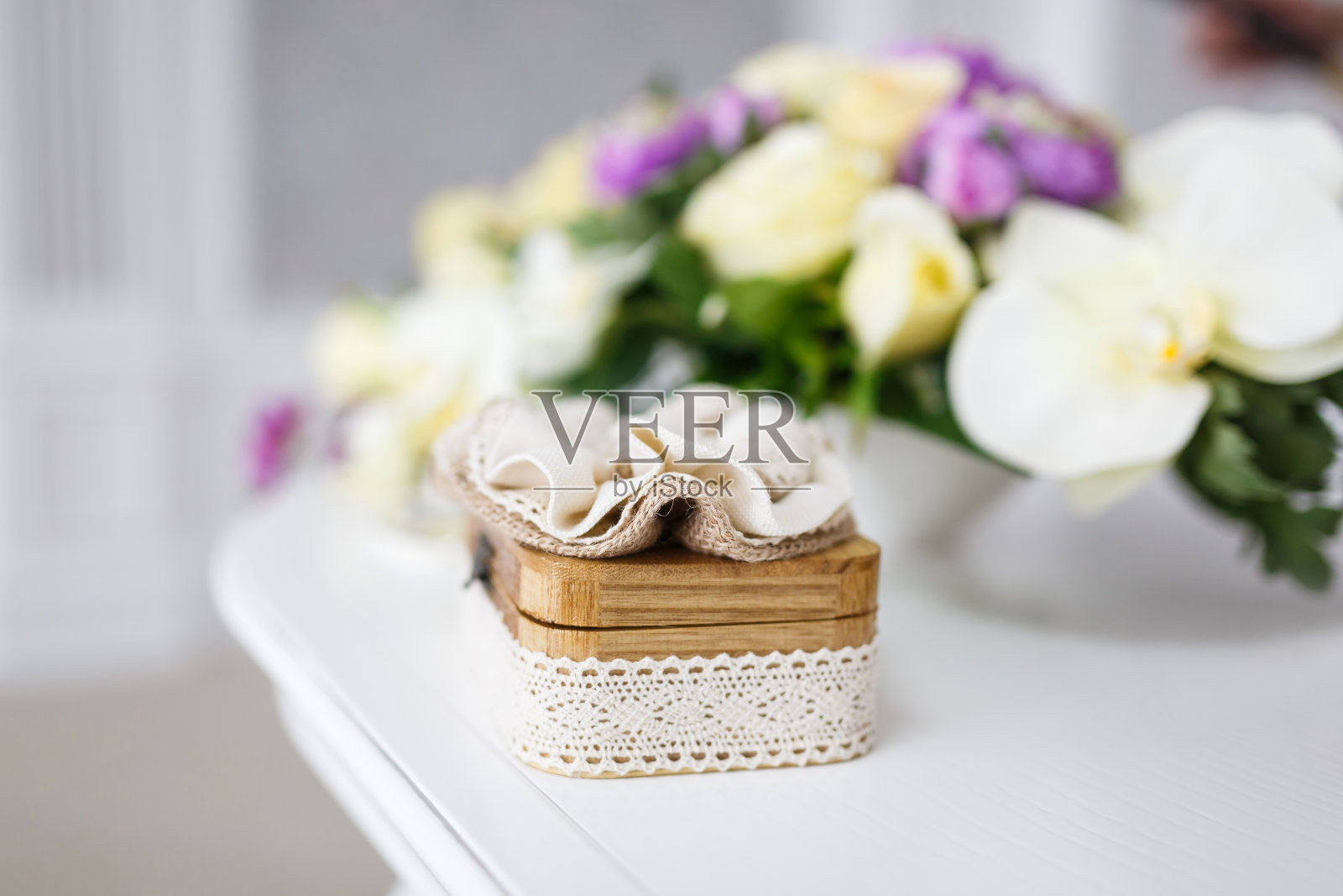 婚礼礼盒照片摄影图片