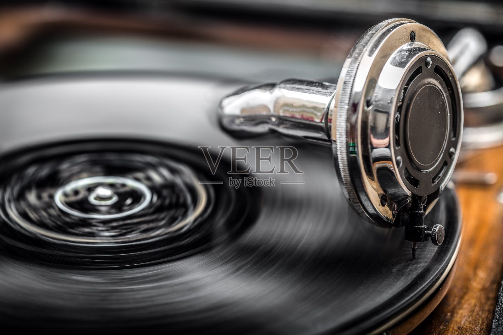 留声机放旧唱片，旧日音乐照片摄影图片