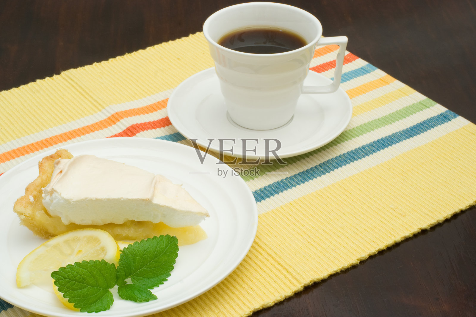 柠檬蛋白酥皮饼照片摄影图片