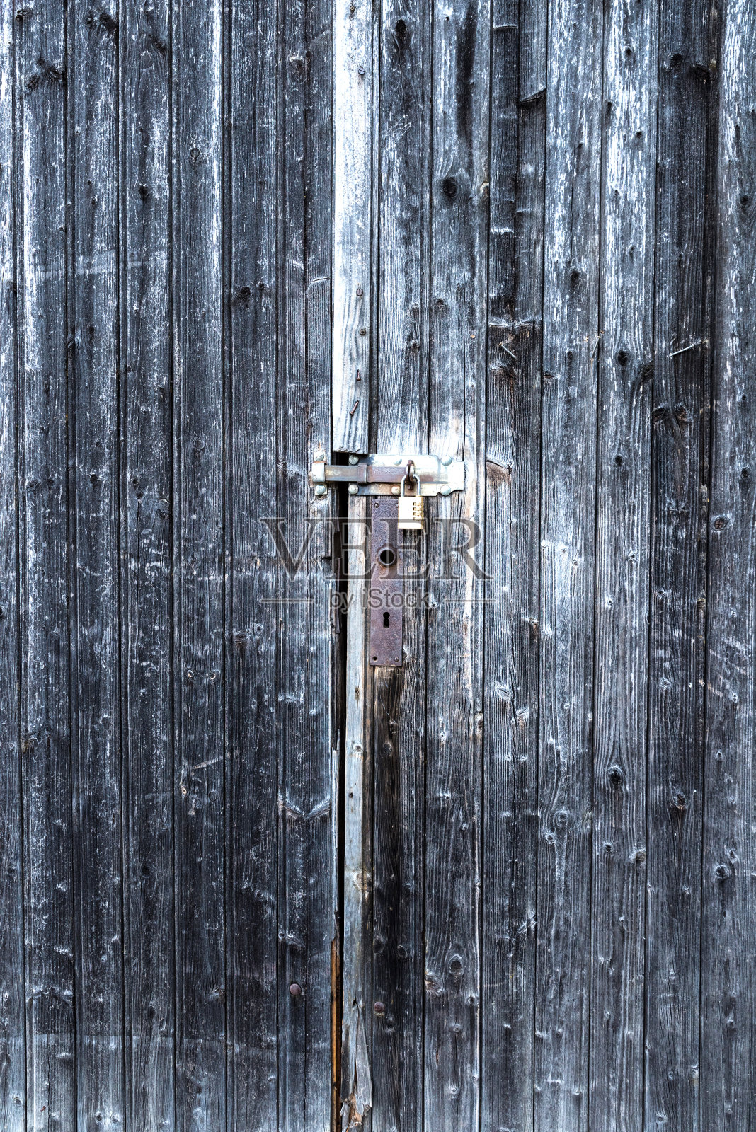 锁着的木门照片摄影图片
