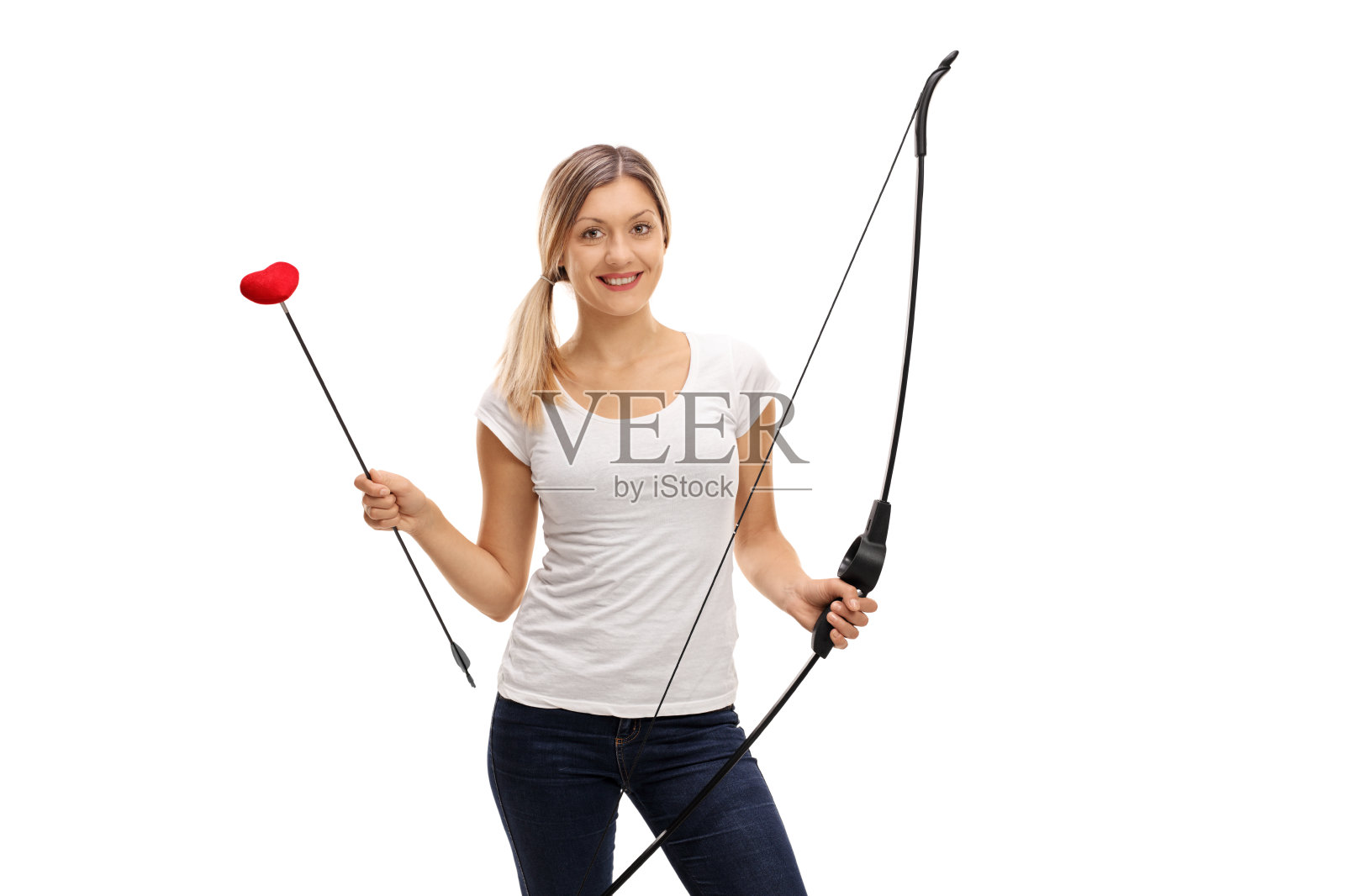 拿着爱之箭和弓箭摆姿势的女人照片摄影图片