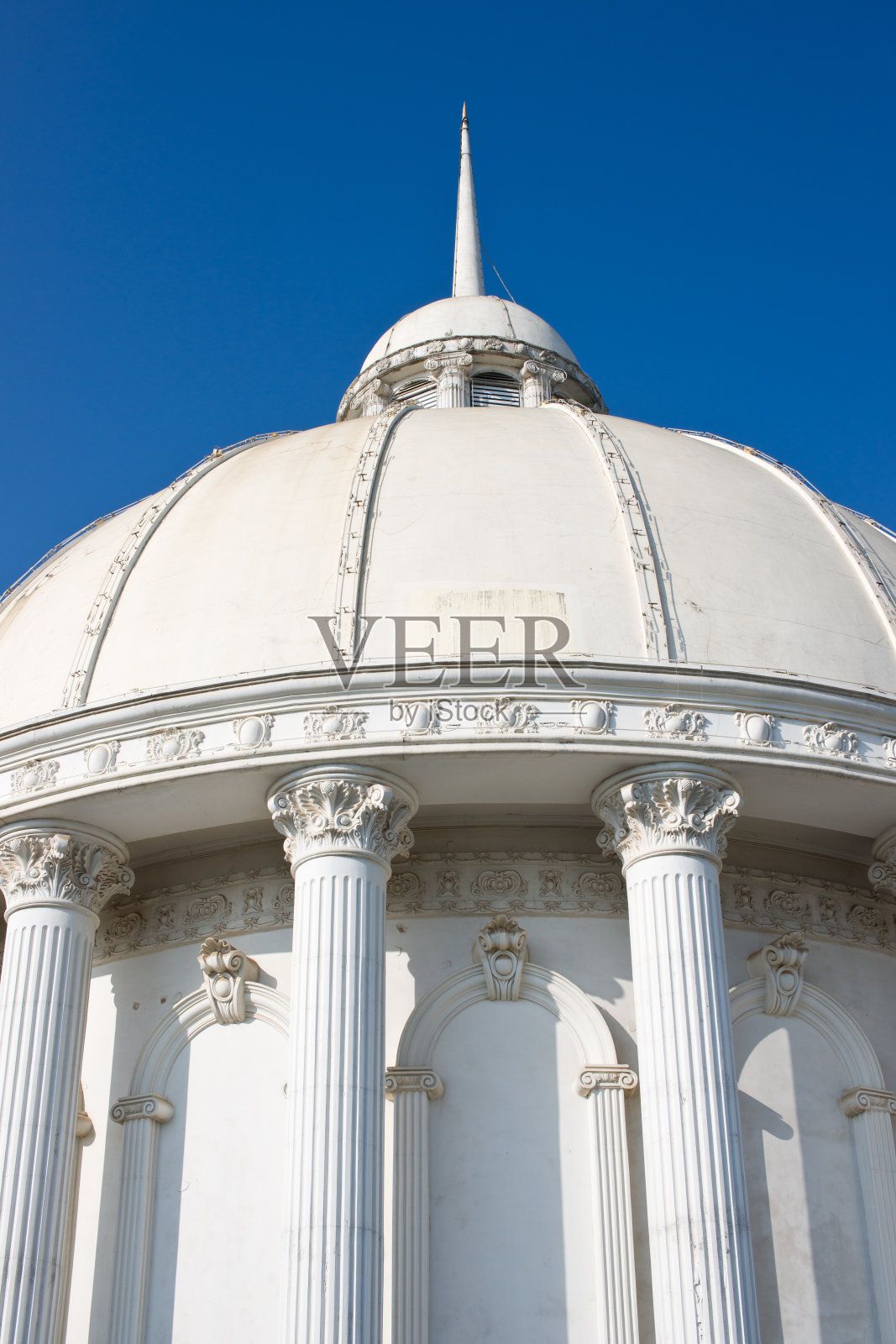 有蓝天的古典建筑照片摄影图片