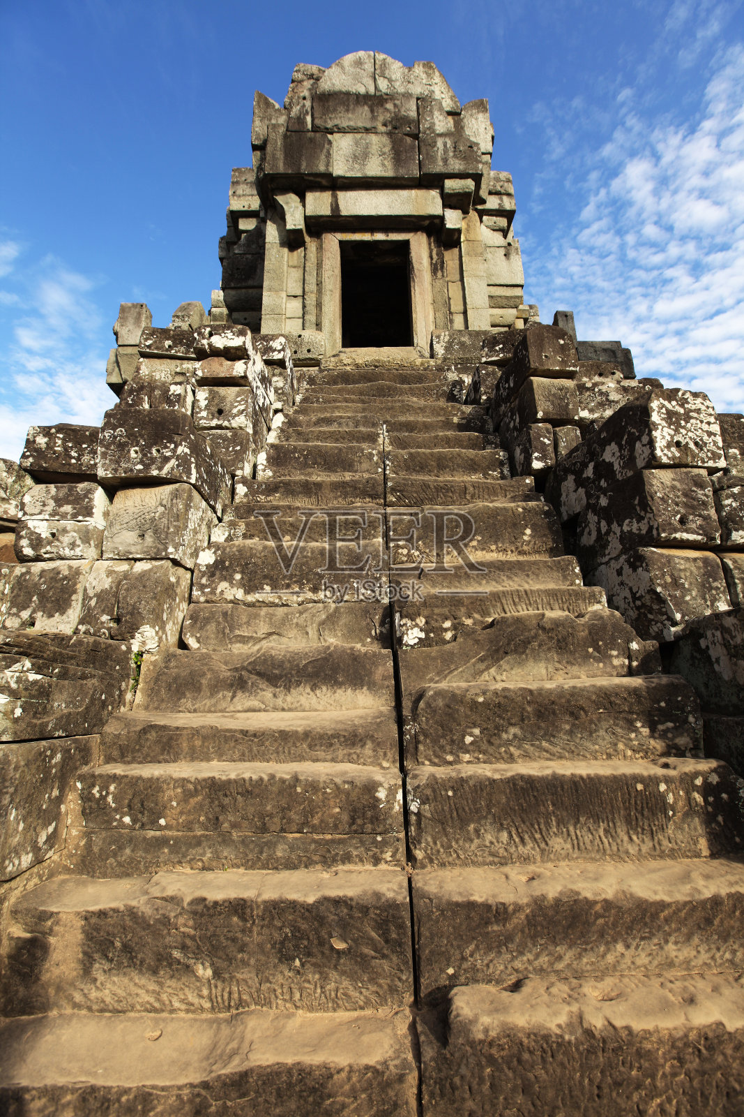 柬埔寨吴哥窟的庙宇楼梯照片摄影图片