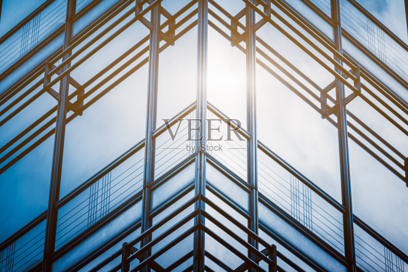 蓝色调的玻璃建筑细节。照片摄影图片