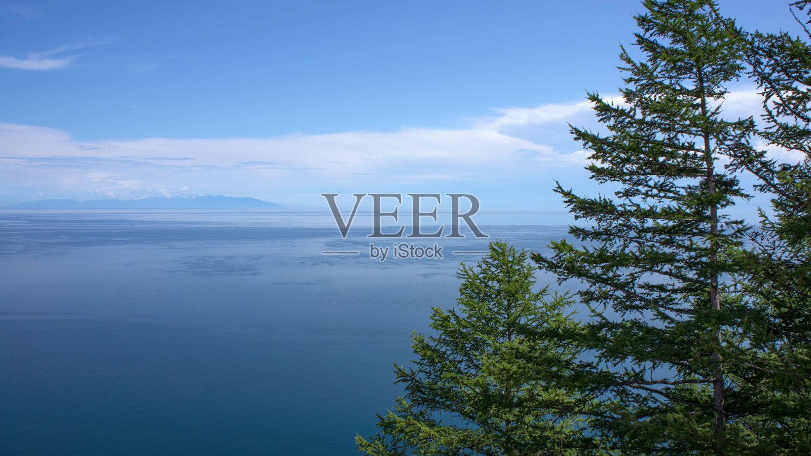 潜入贝加尔湖平静照片摄影图片