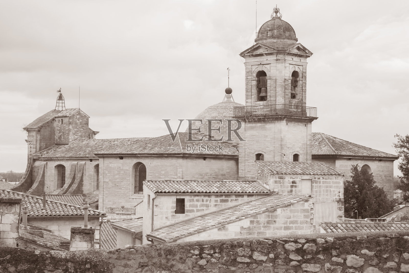 法国普罗旺斯的波米尔圣母教堂照片摄影图片