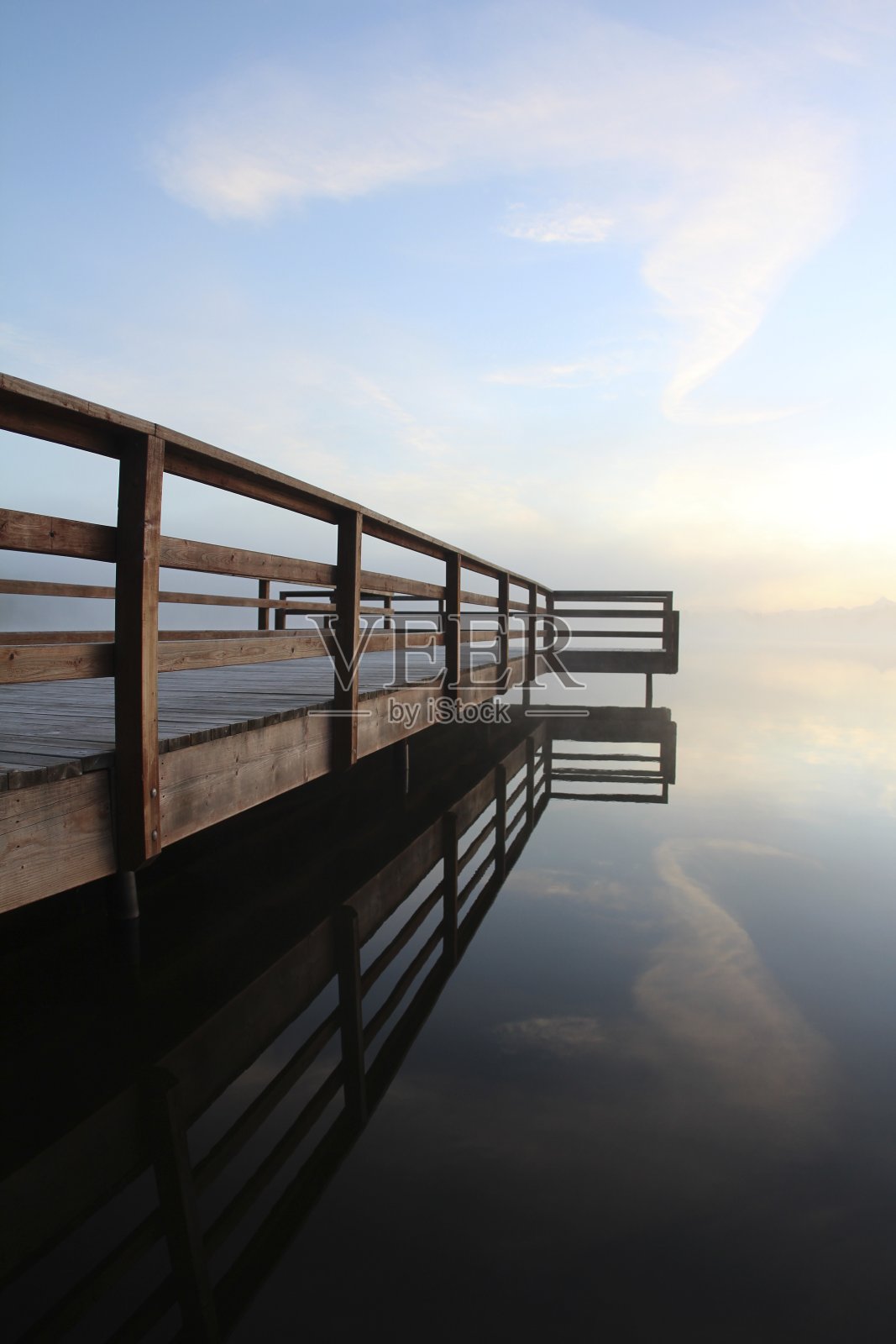 码头反射照片摄影图片