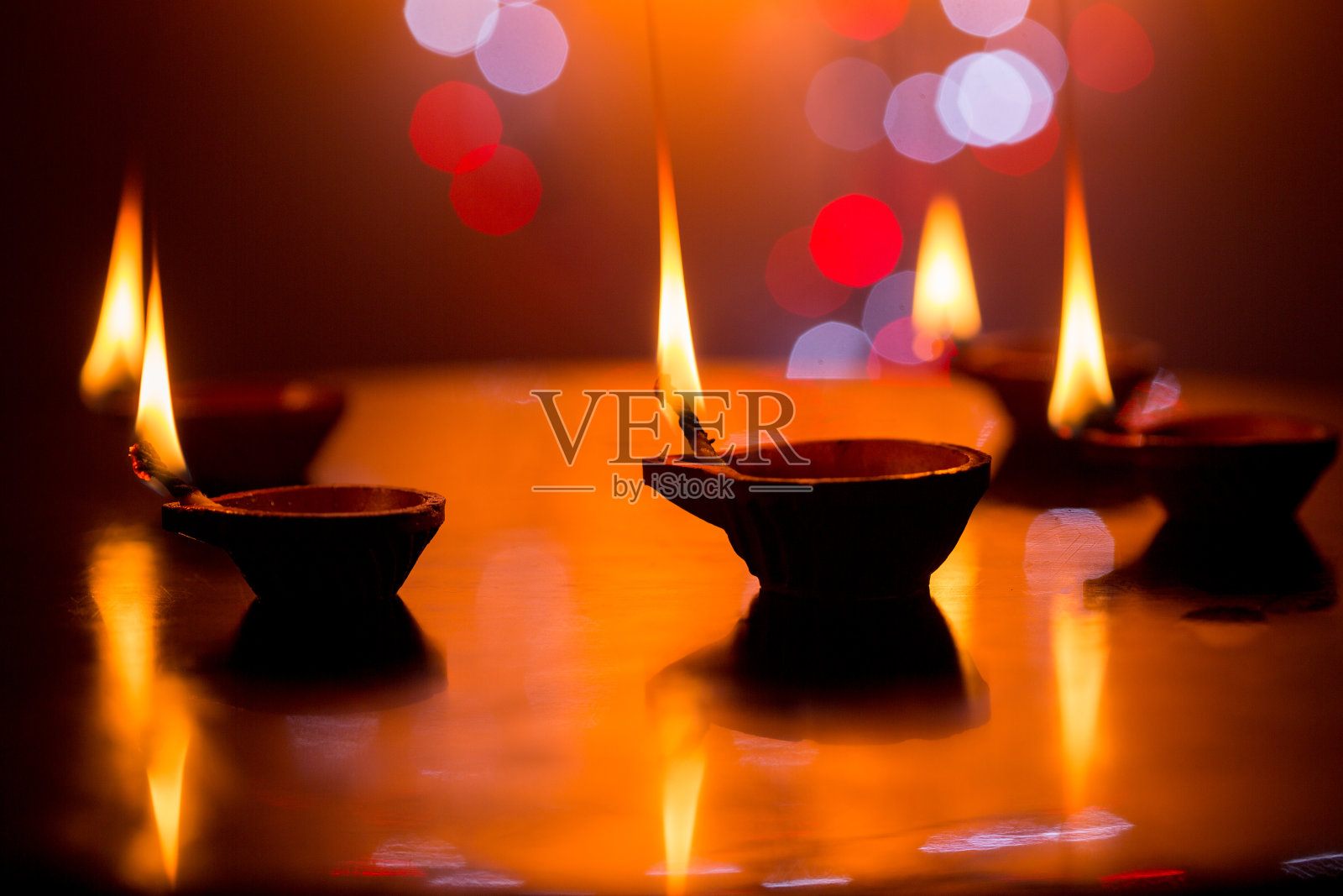 排灯节的油灯照片摄影图片