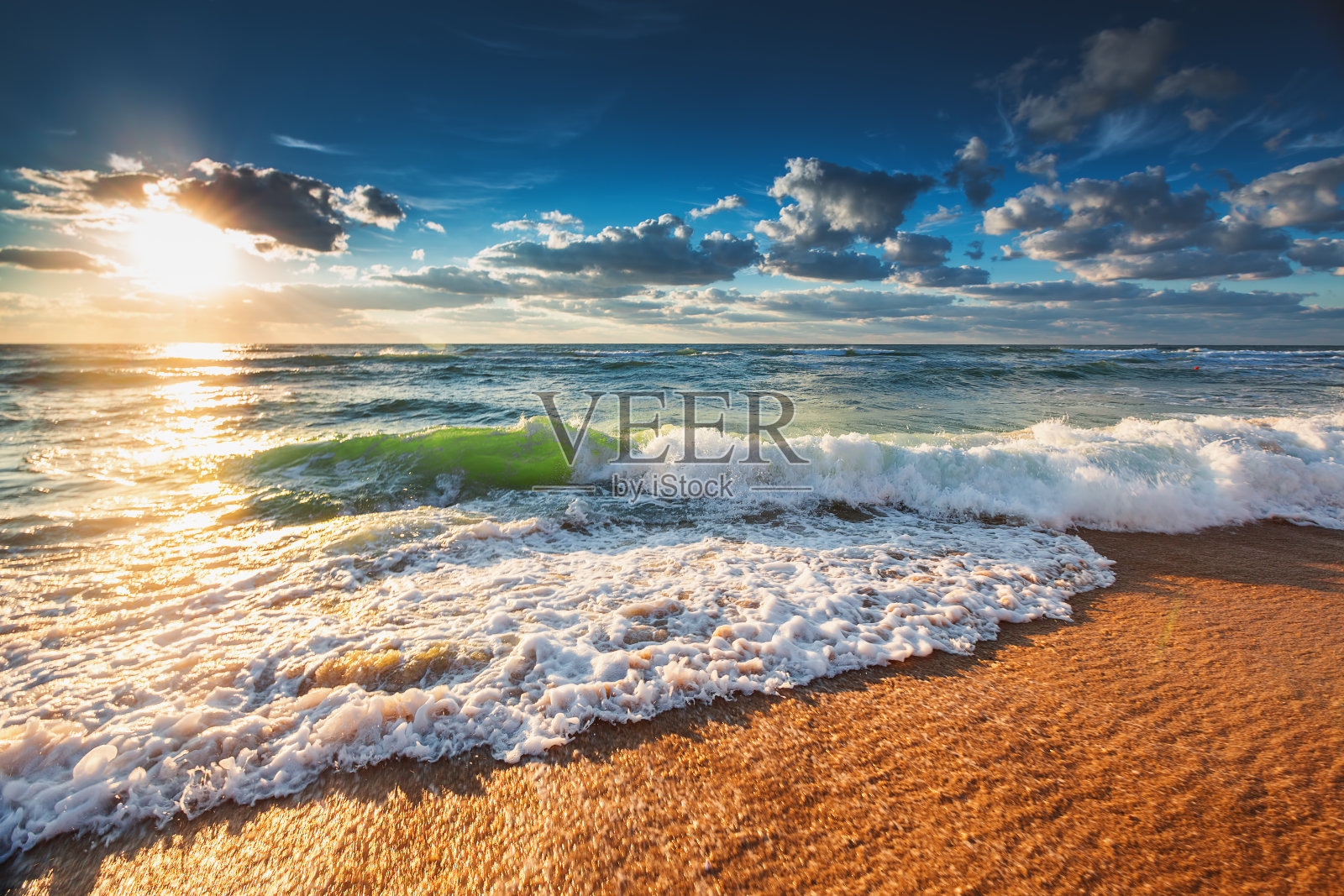 美丽的云景在海上照片摄影图片