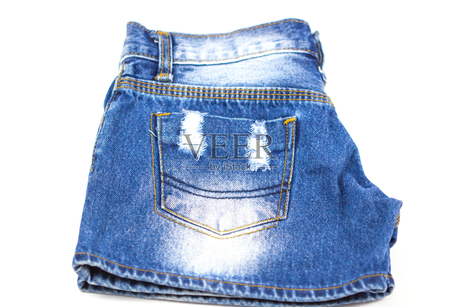 女式短裤牛仔裤，牛仔布/白色背景的蓝色牛仔裤。照片摄影图片
