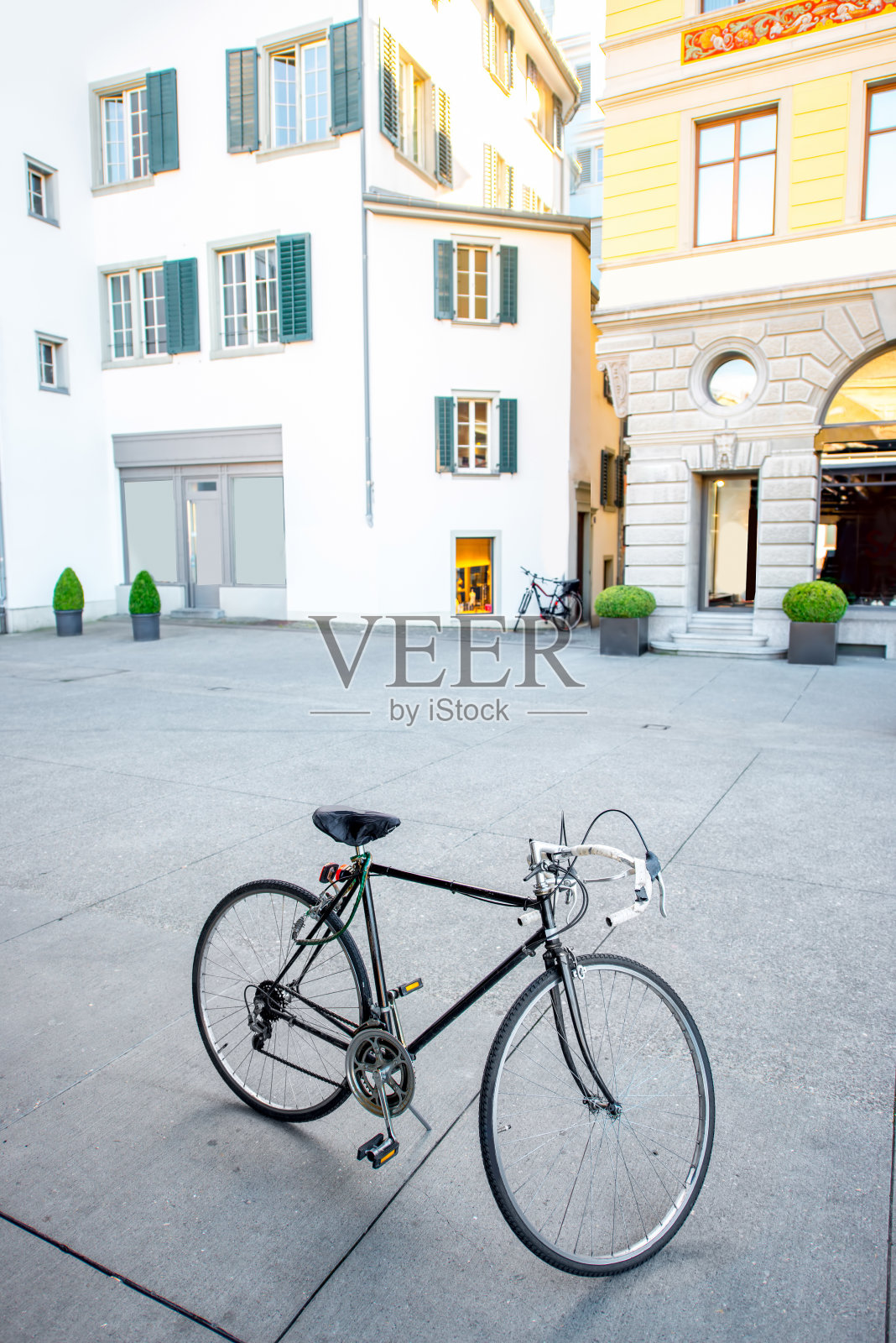 城市里的运动自行车照片摄影图片