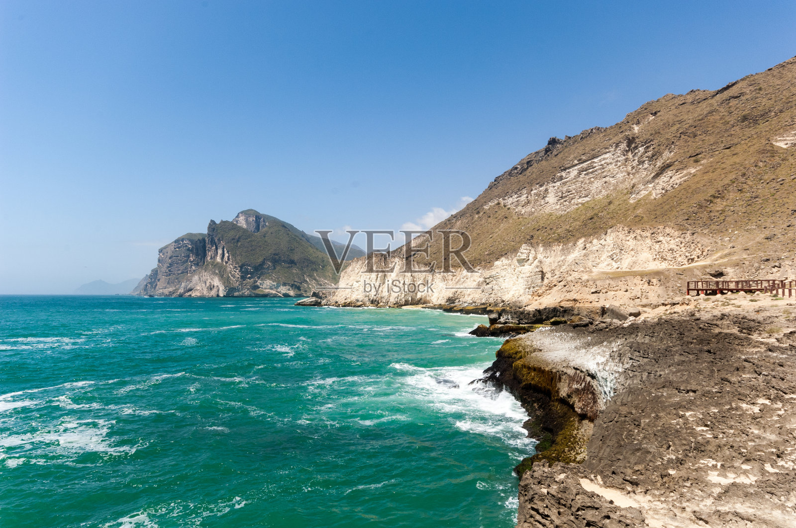 阿曼佐法尔省塞拉莱的穆格赛尔海滩照片摄影图片