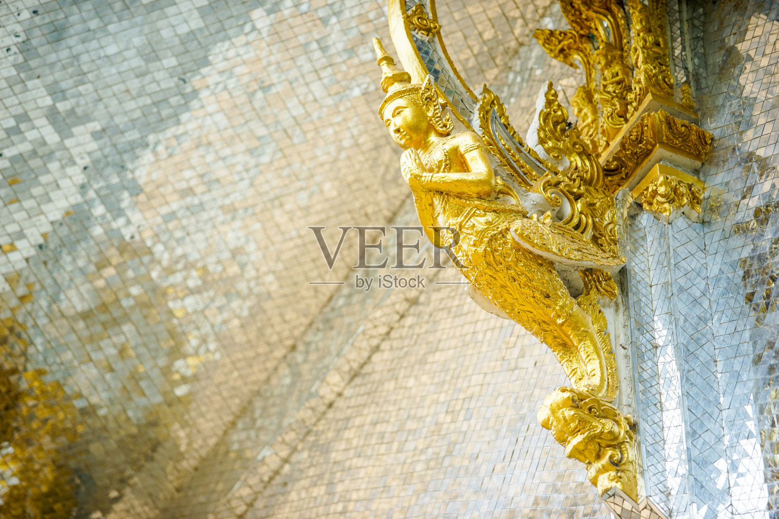 穿孔的照片摄影图片