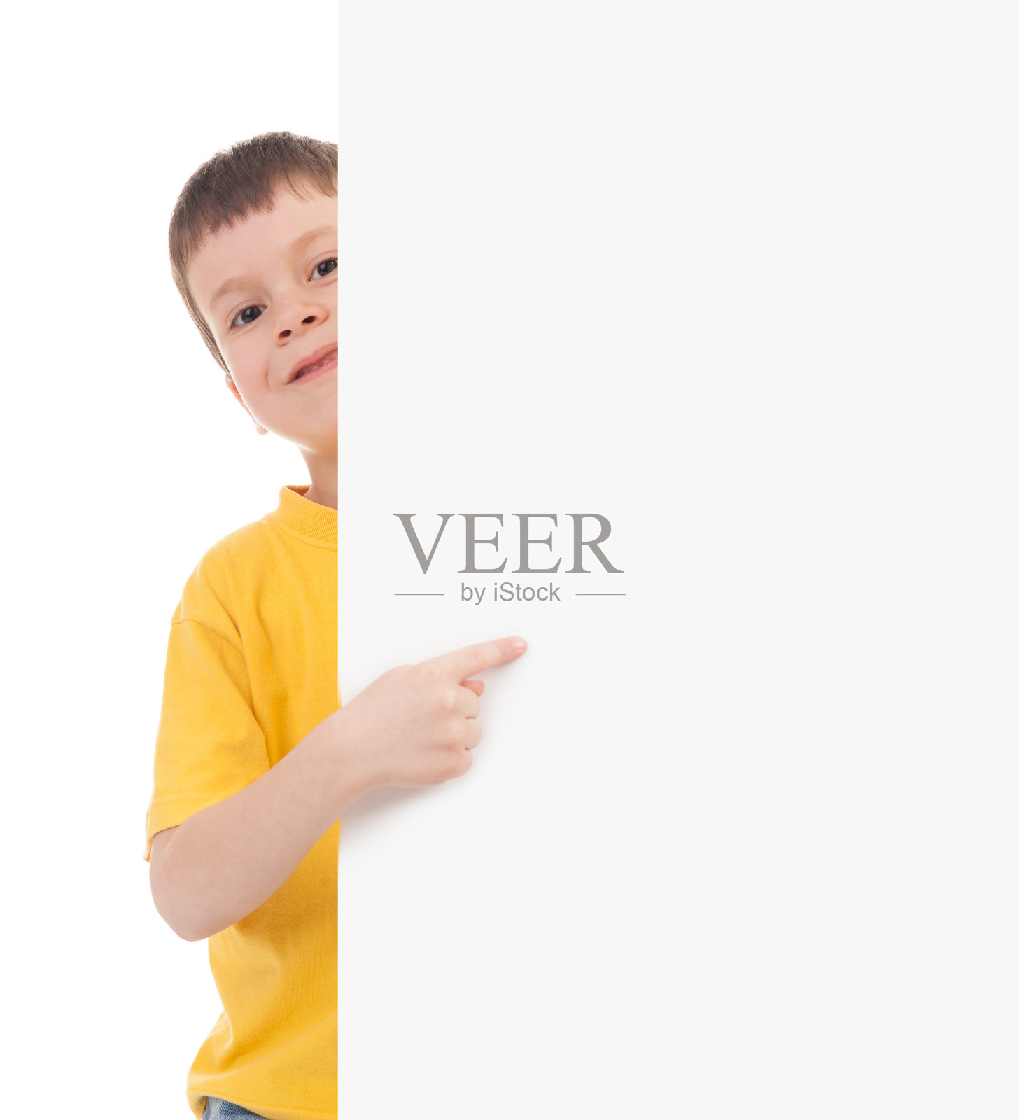 男孩拿着空白纸照片摄影图片