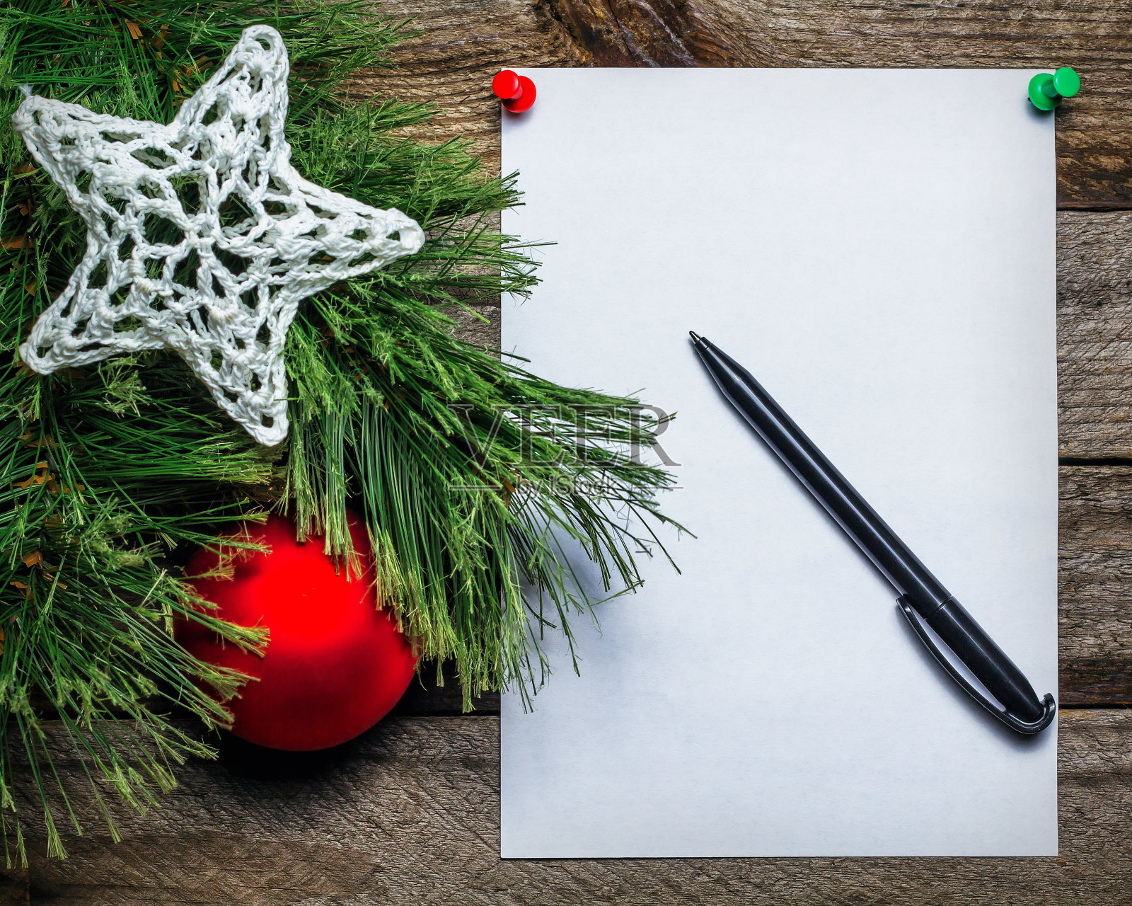 圣诞背景用红球照片摄影图片